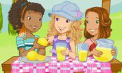 Holly Hobbie: Lemonade Stand